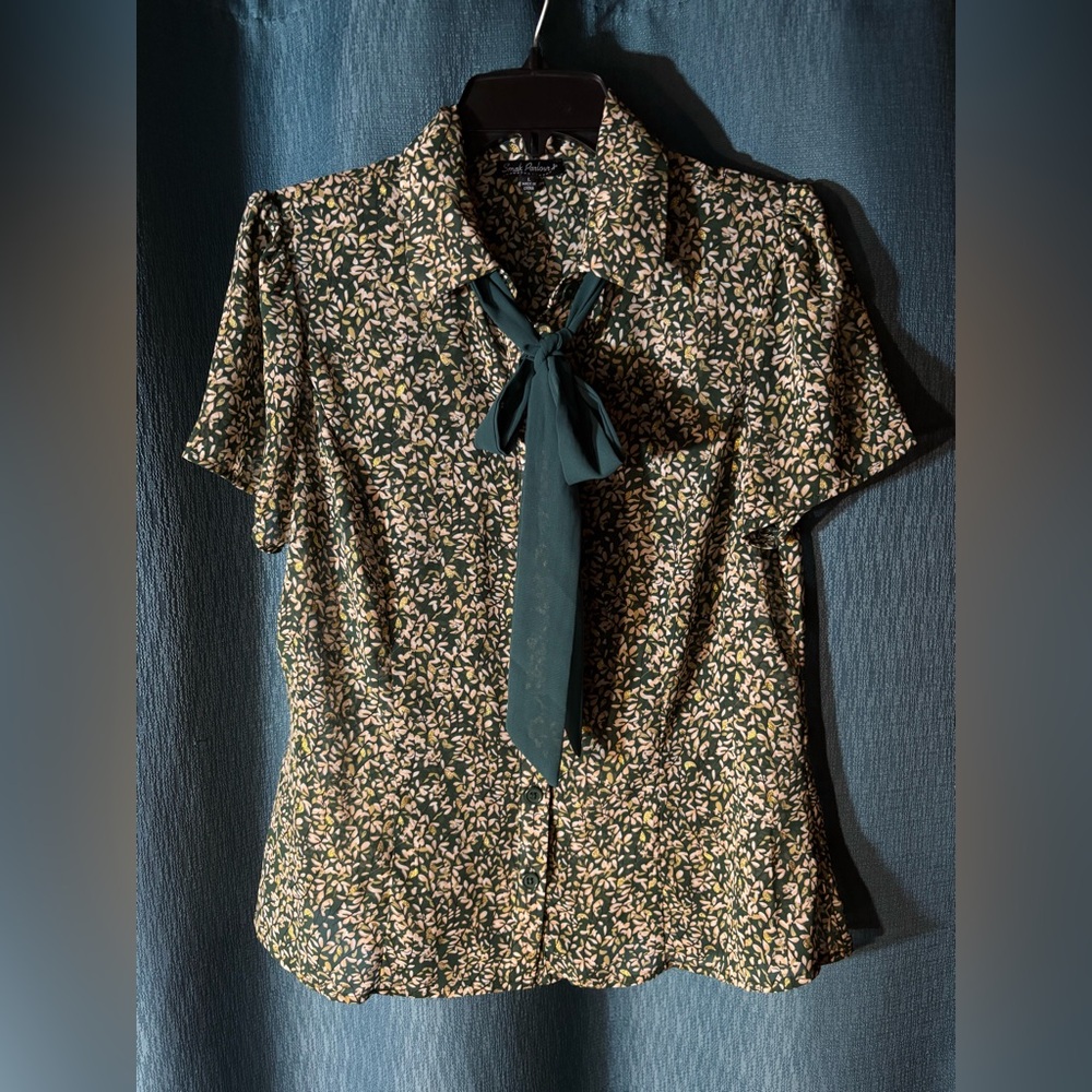 Smak Parlour Green Bow Tie Button Down Top